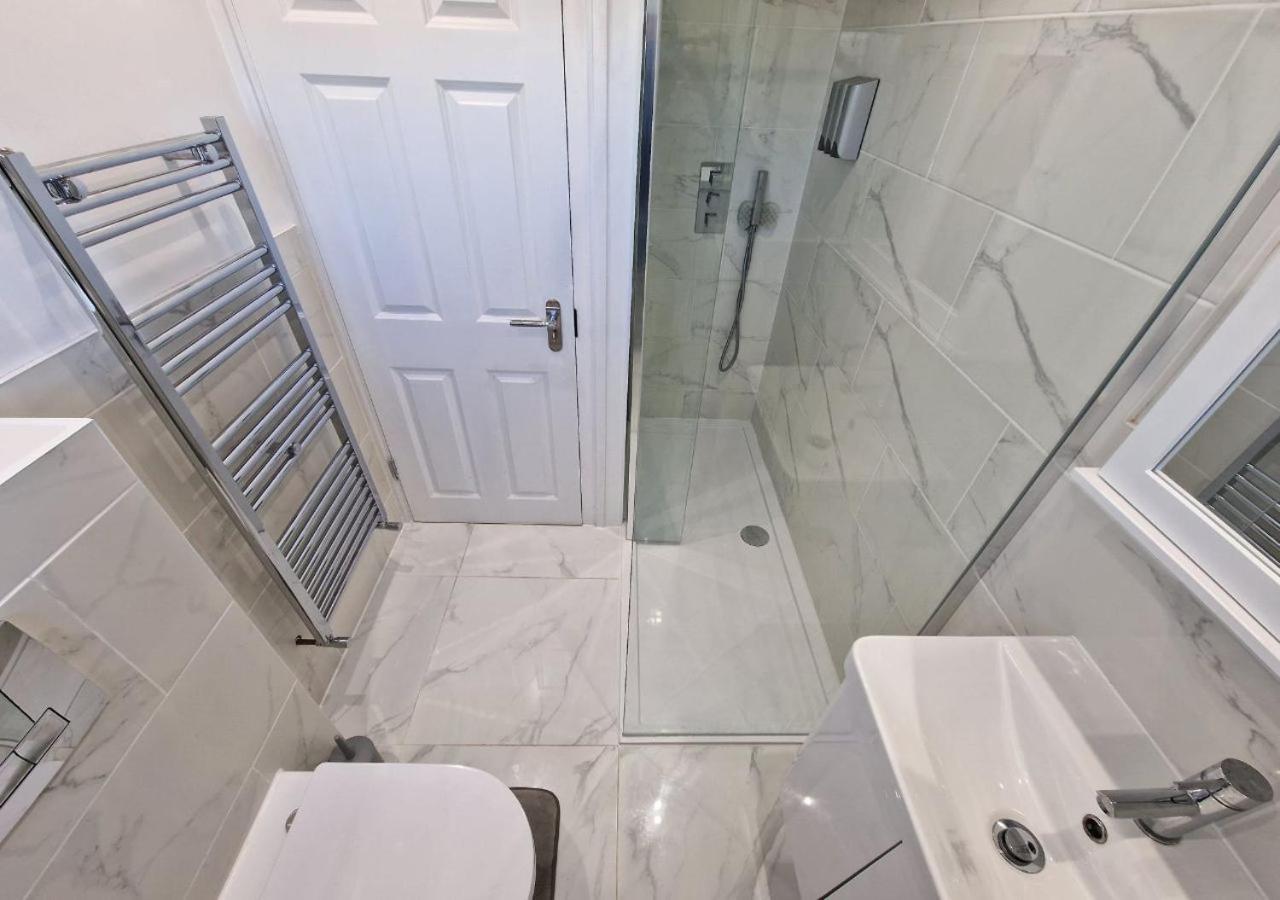 Private Room In London Enfield With Parking Zewnętrze zdjęcie