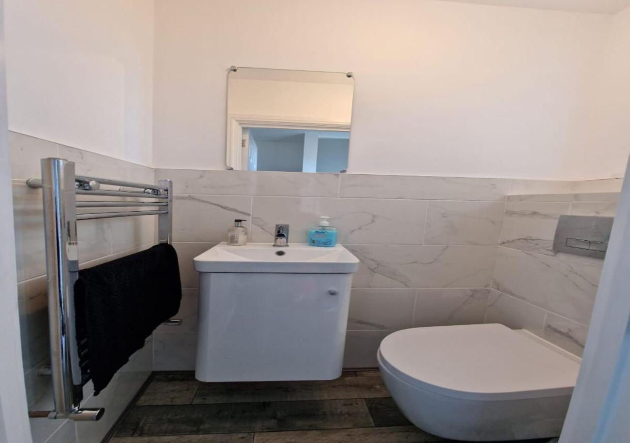 Private Room In London Enfield With Parking Zewnętrze zdjęcie