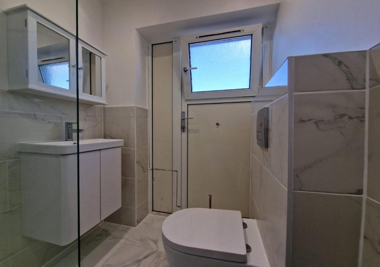 Private Room In London Enfield With Parking Zewnętrze zdjęcie