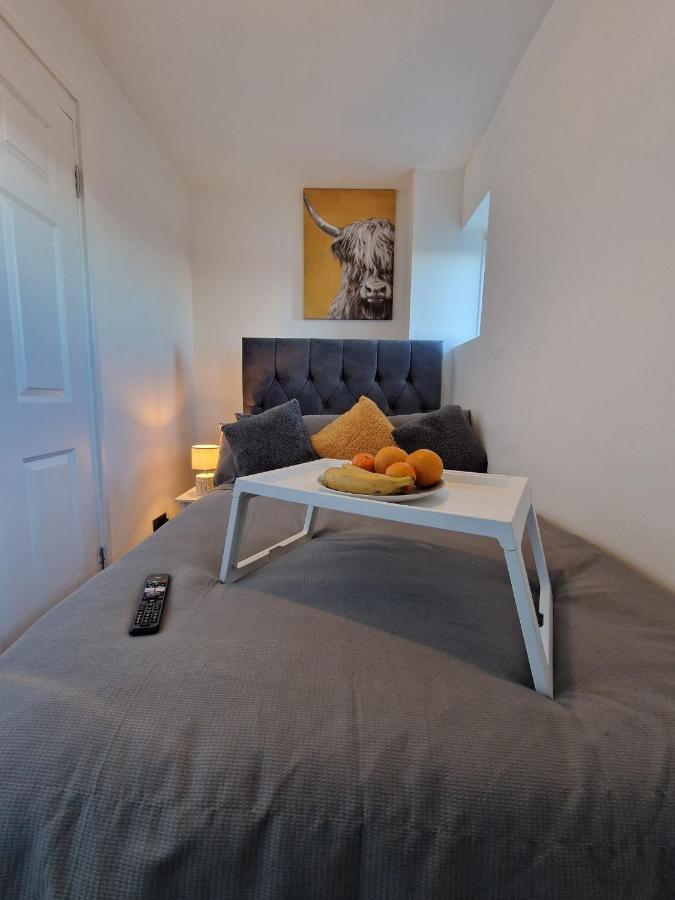 Private Room In London Enfield With Parking Zewnętrze zdjęcie