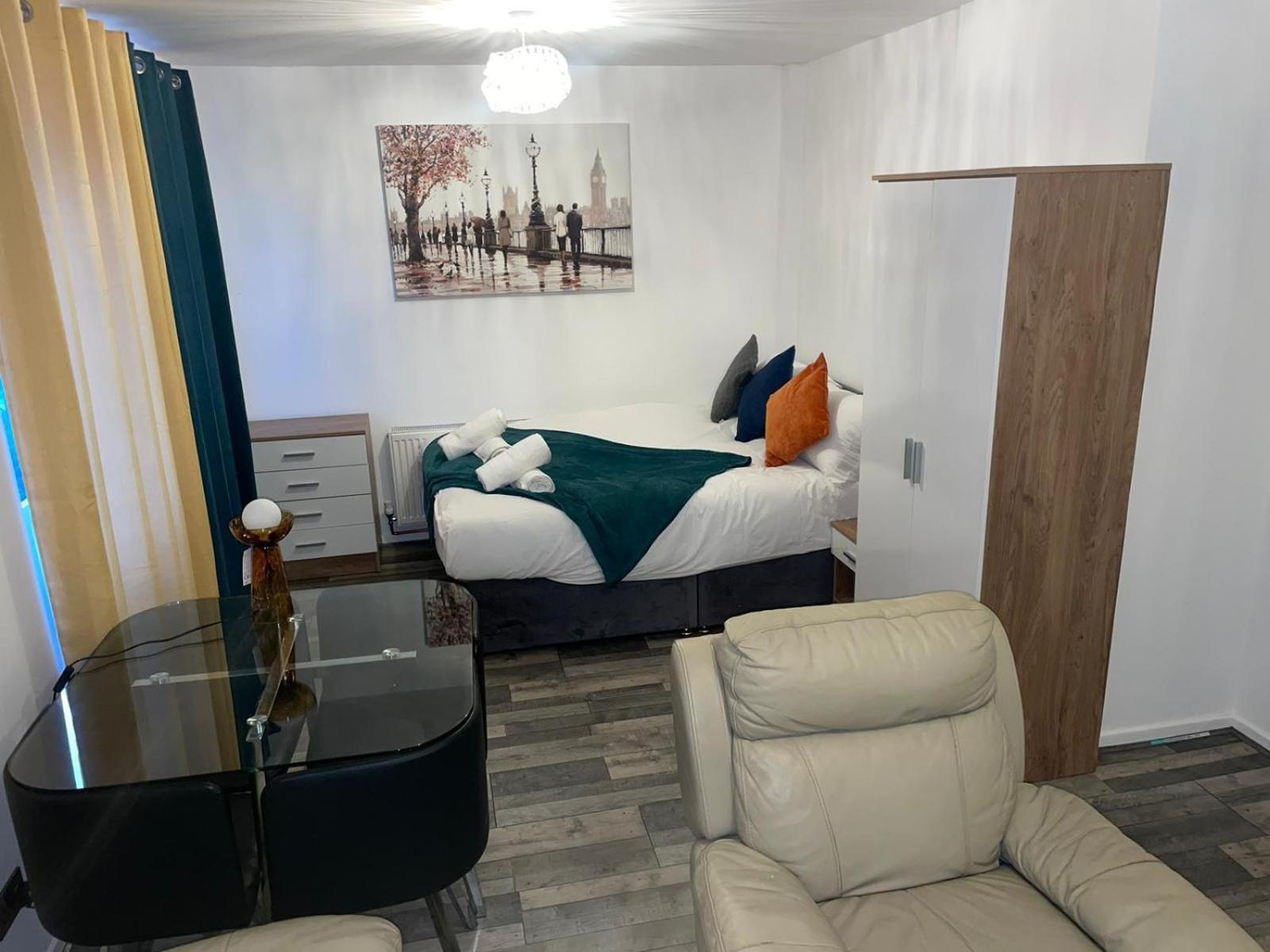 Private Room In London Enfield With Parking Zewnętrze zdjęcie