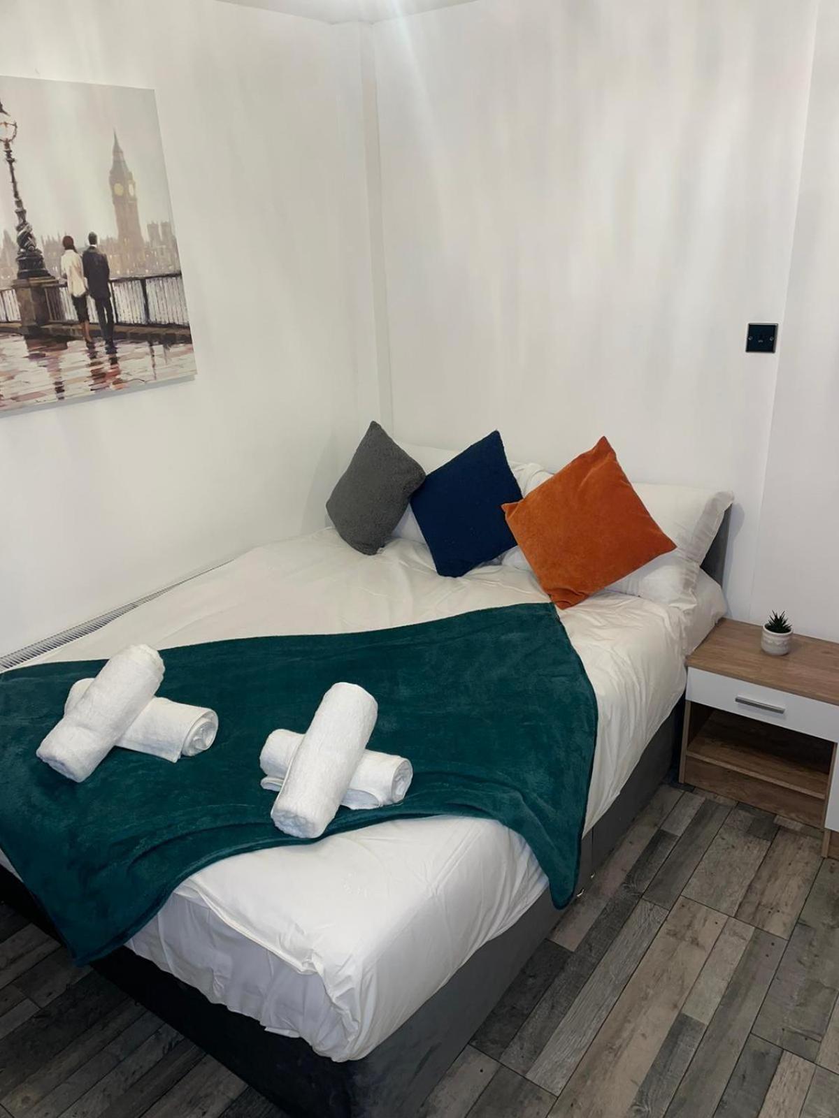Private Room In London Enfield With Parking Zewnętrze zdjęcie