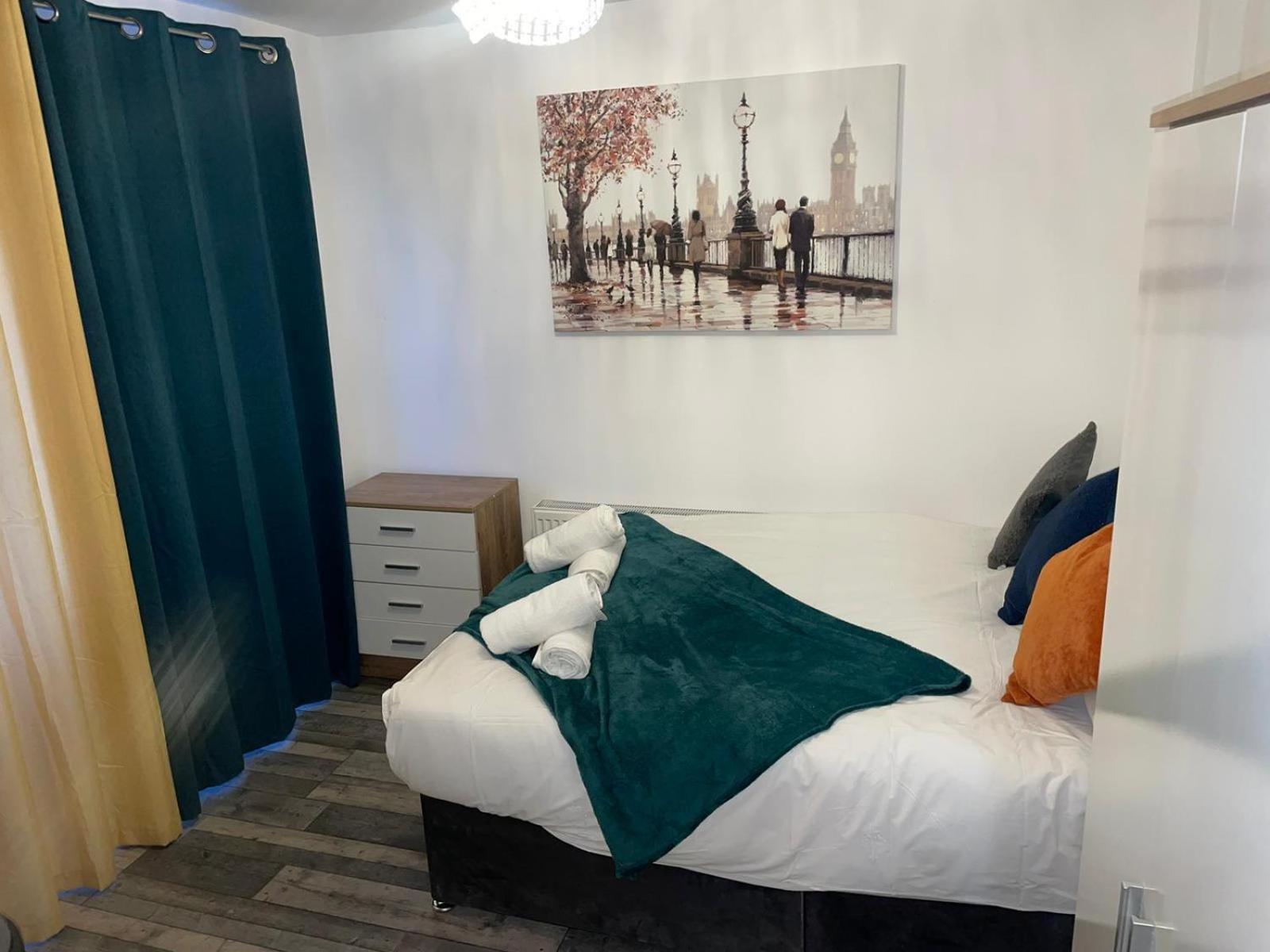 Private Room In London Enfield With Parking Zewnętrze zdjęcie